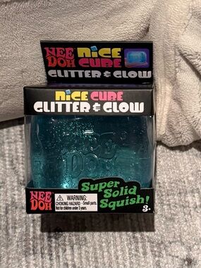 NeeDoh Nice Cube Glitter & Glow Super Solid Squish - Blue